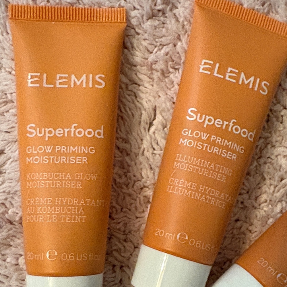 ELEMIS Superfood Glow Priming Moisturiser — Orange Tubes - Picture 2 of 4